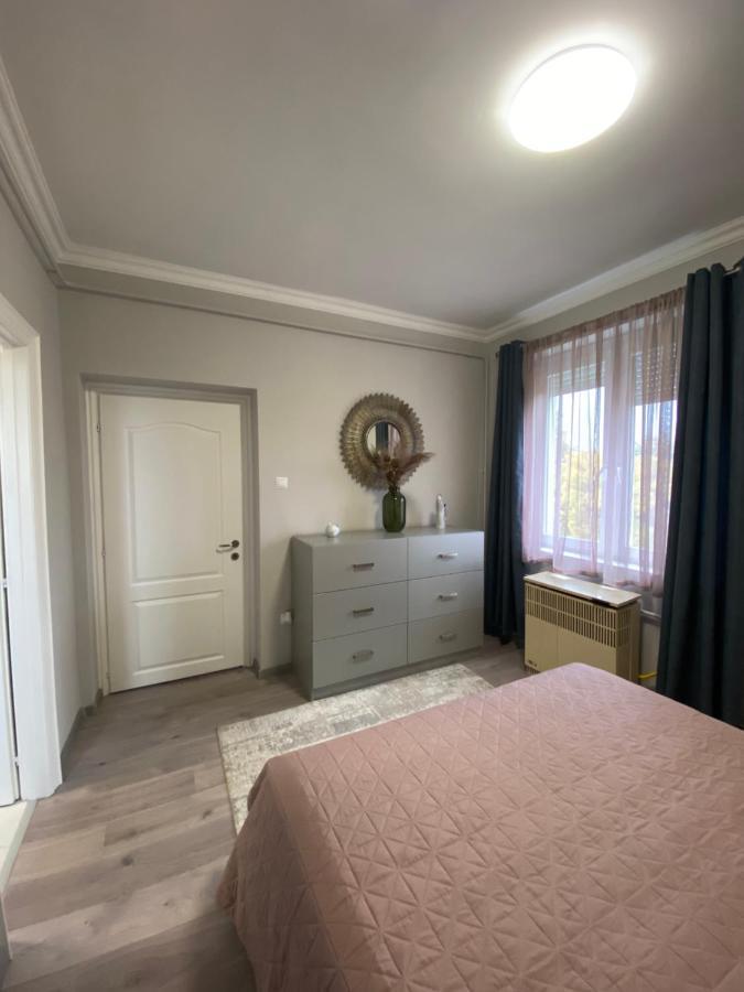 Appartement Oliaparman à Eger Extérieur photo
