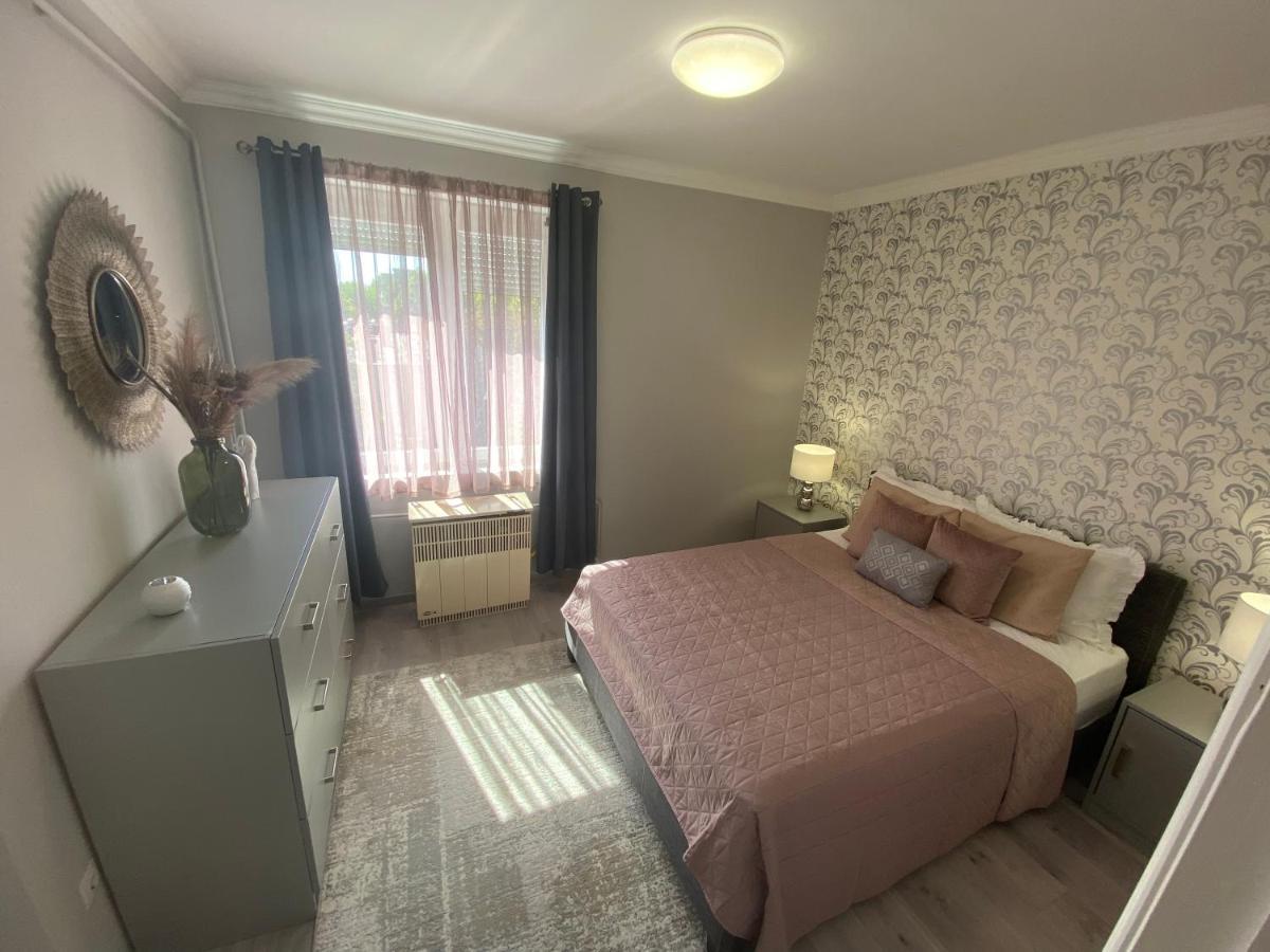 Appartement Oliaparman à Eger Extérieur photo